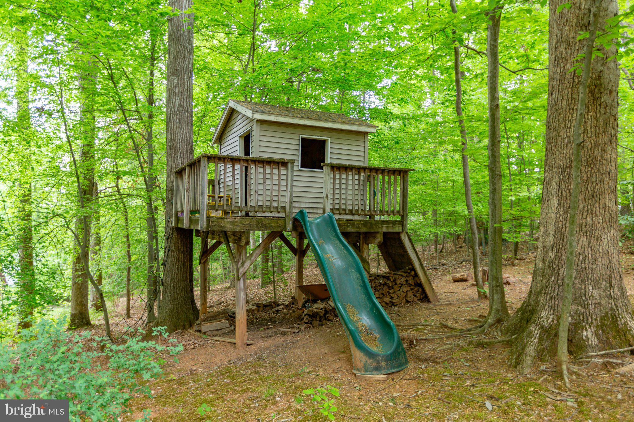 4 Buxley Ct