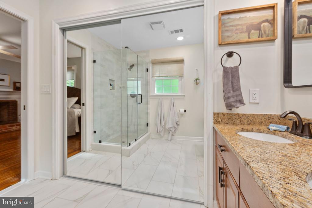 4 Buxley Ct