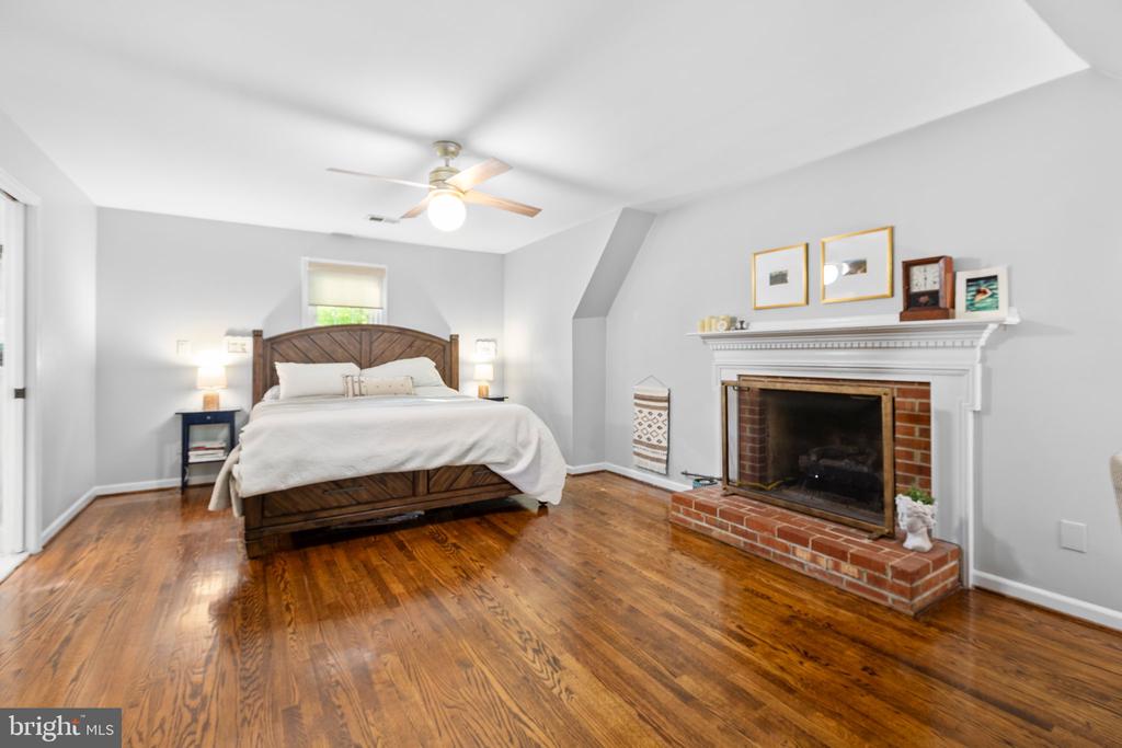 4 Buxley Ct
