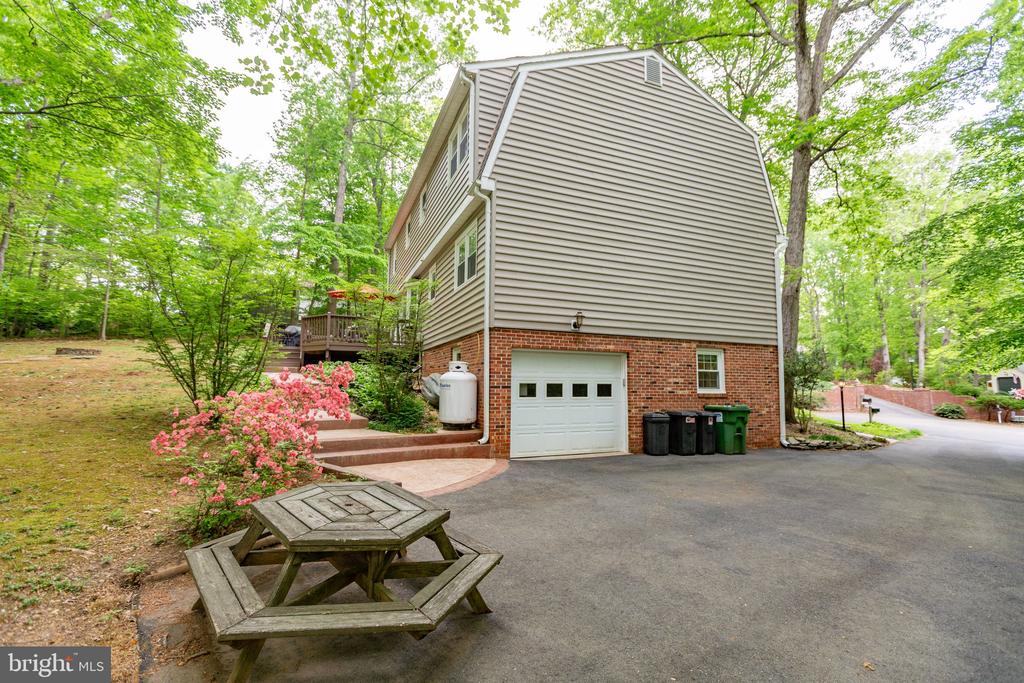 4 Buxley Ct
