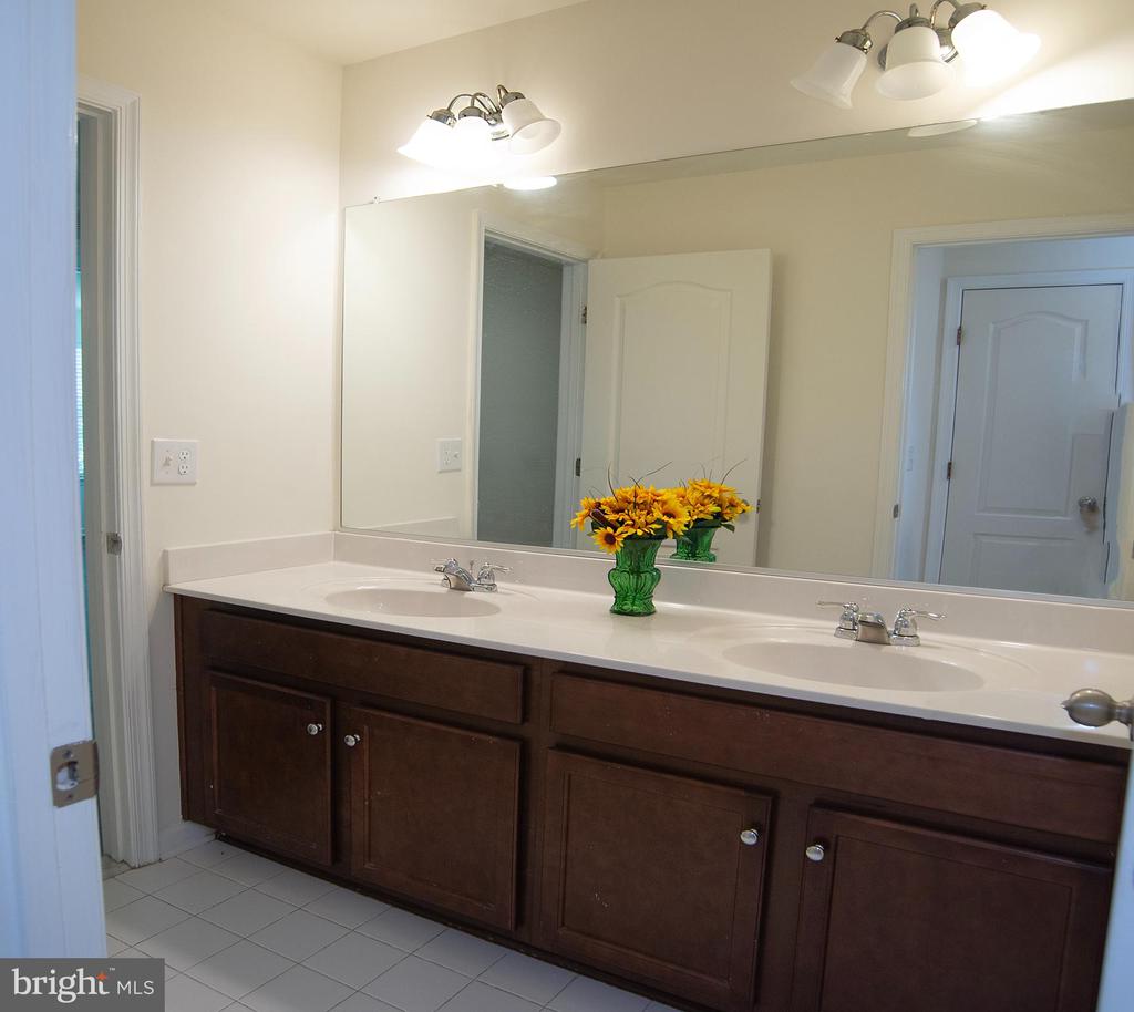 1600 HUDGINS FARM CIR