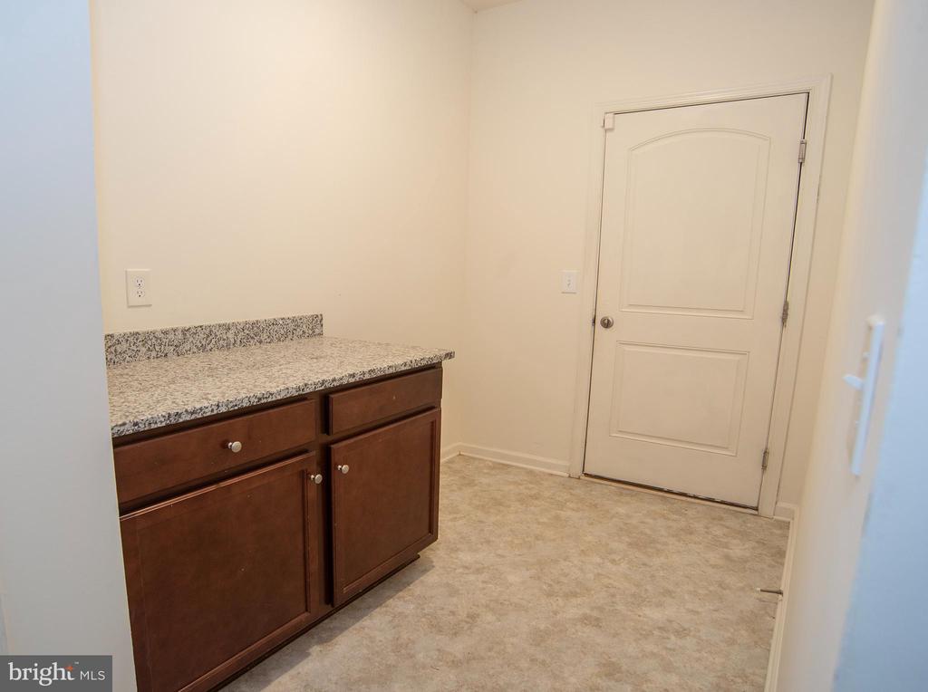 1600 HUDGINS FARM CIR