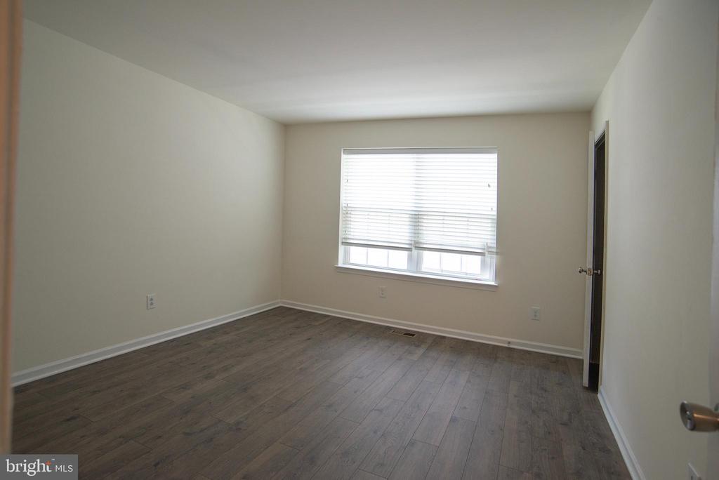 1600 HUDGINS FARM CIR