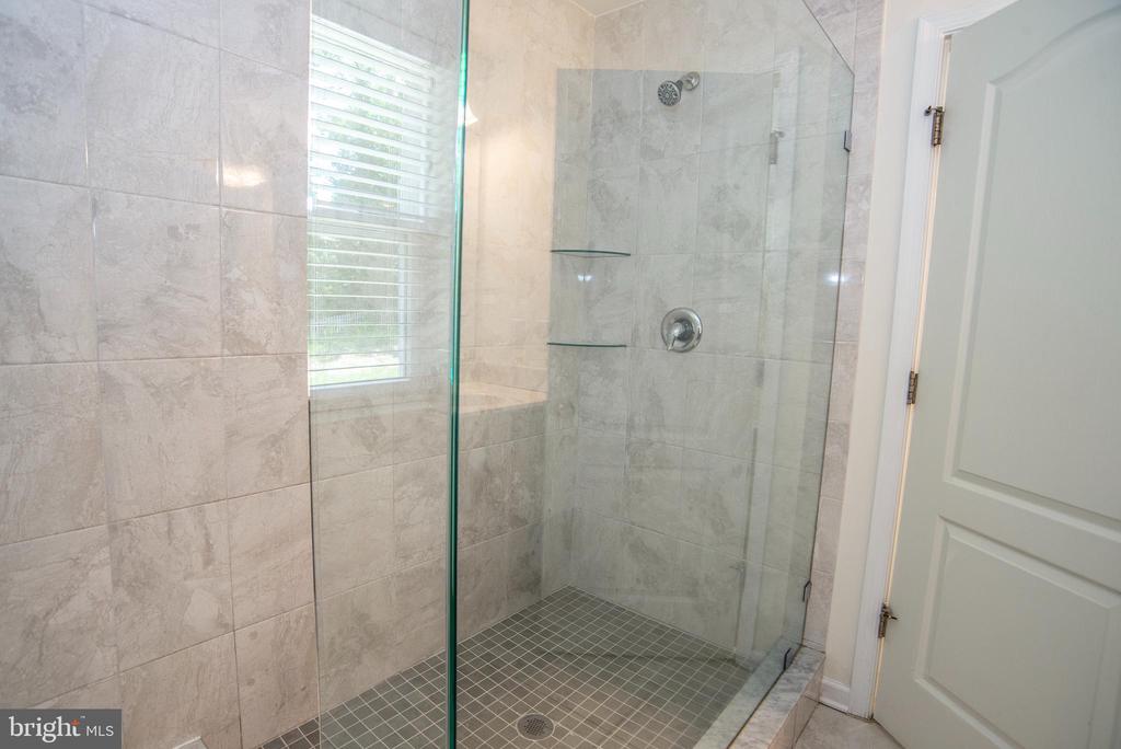 1600 HUDGINS FARM CIR