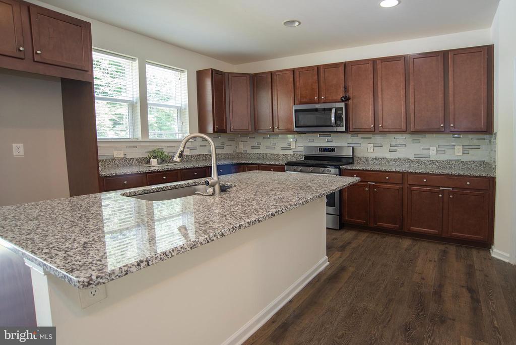 1600 HUDGINS FARM CIR