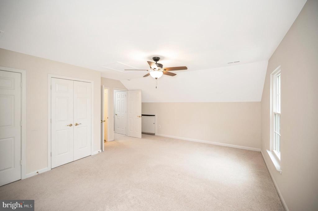 4401 Wexham Ct
