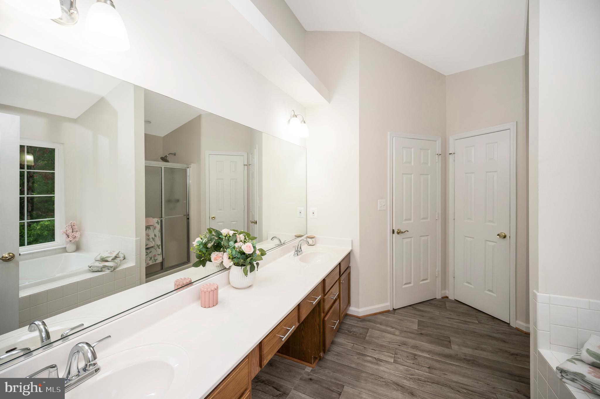 4401 Wexham Ct