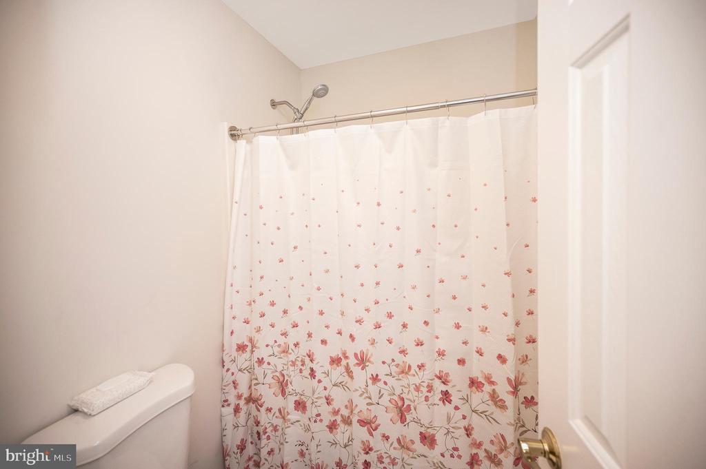 4401 Wexham Ct