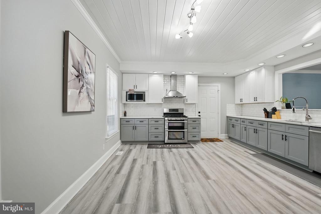 10104 BLANDFIELD LANE