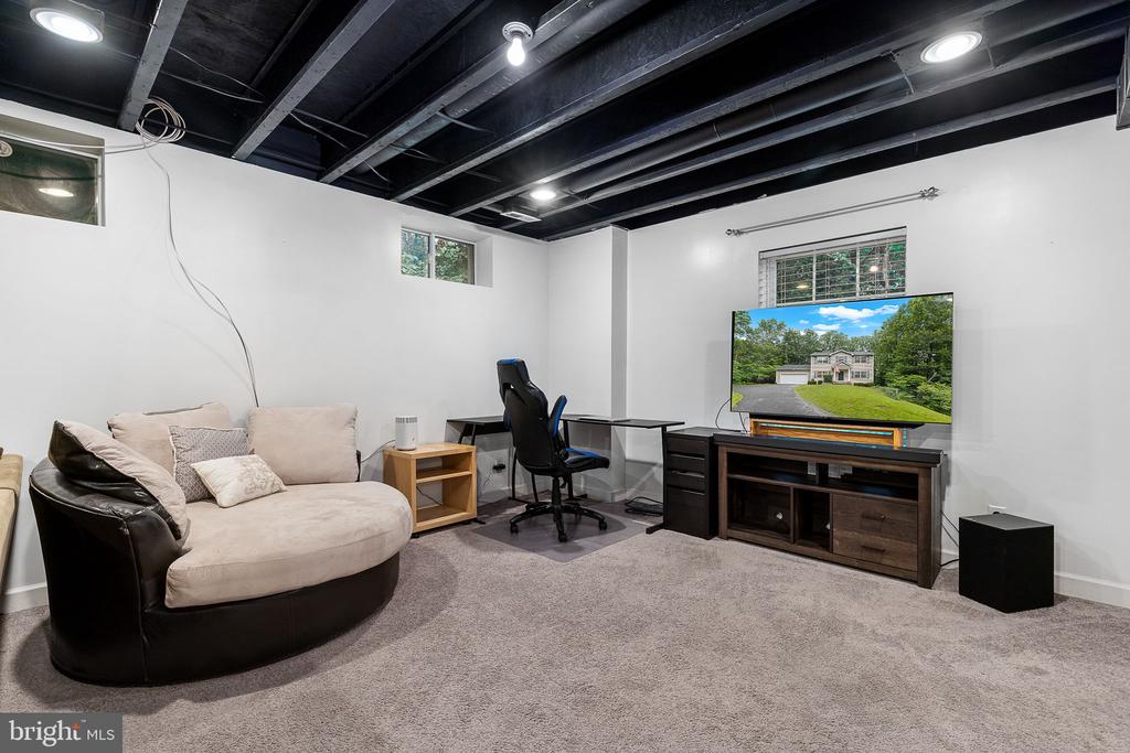 9900 Wellford Ct