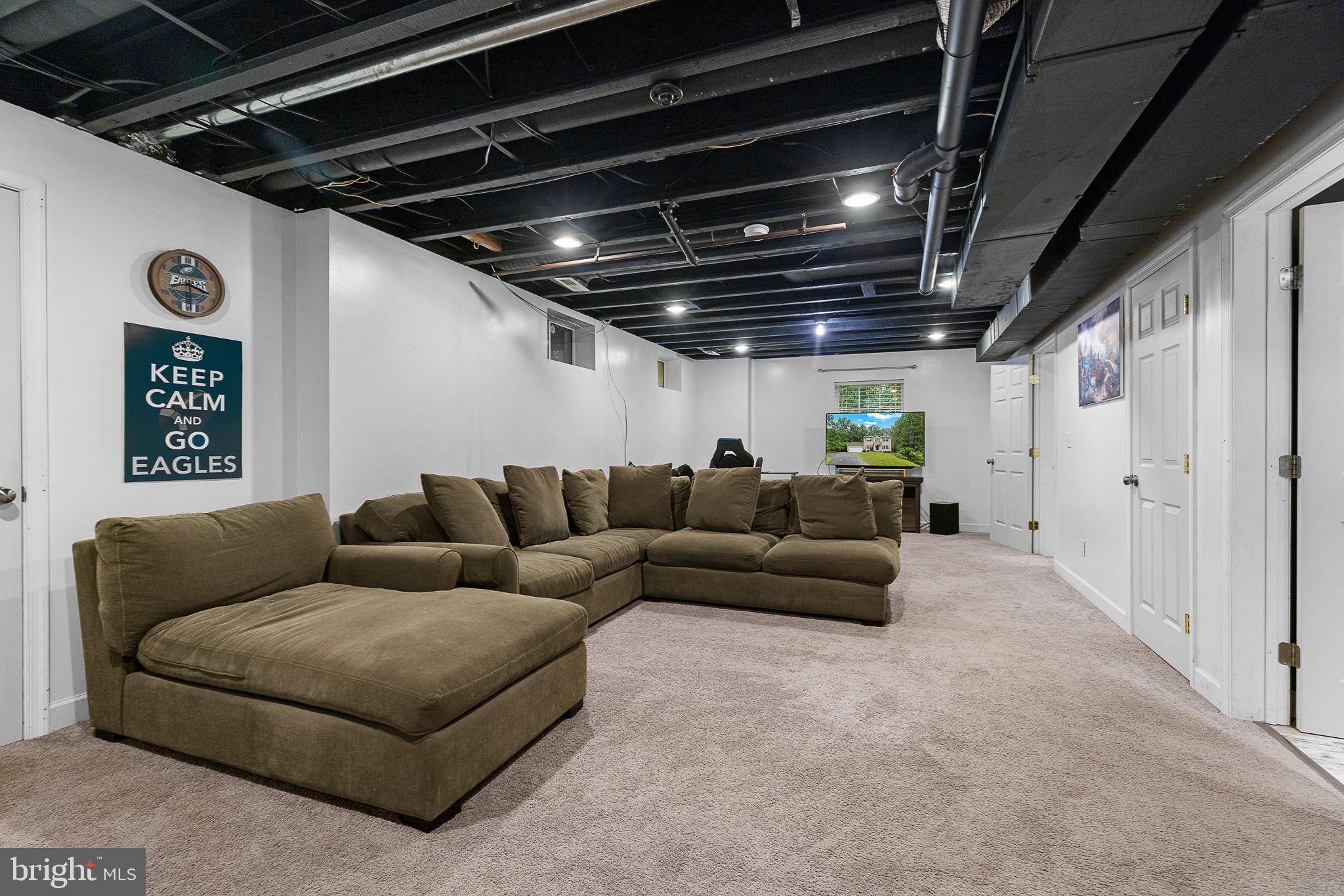 9900 Wellford Ct