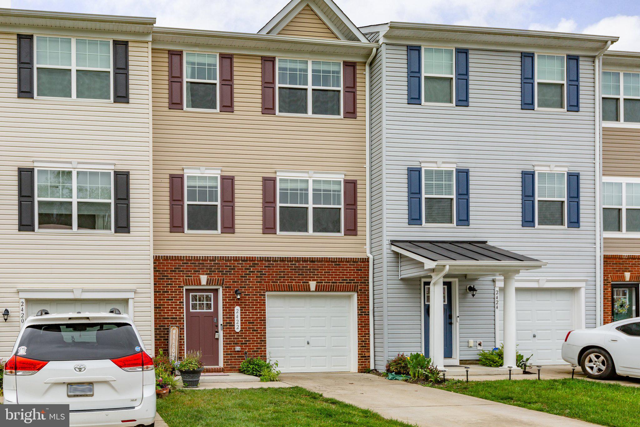 2422 Drake Ln