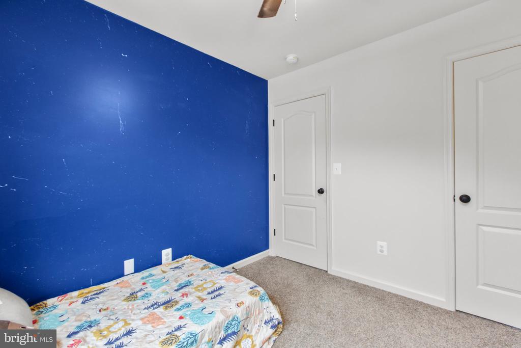 2422 Drake Ln