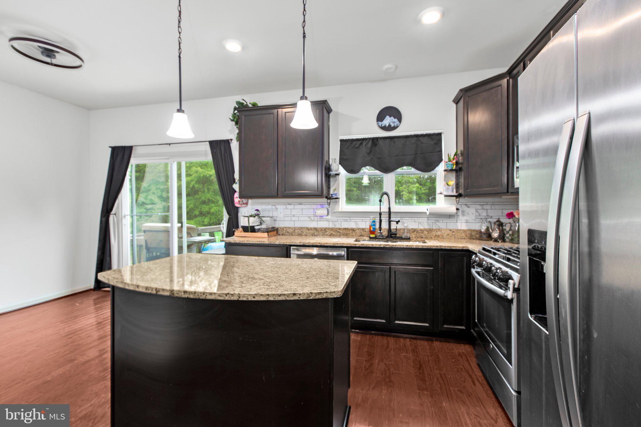 2422 Drake Ln