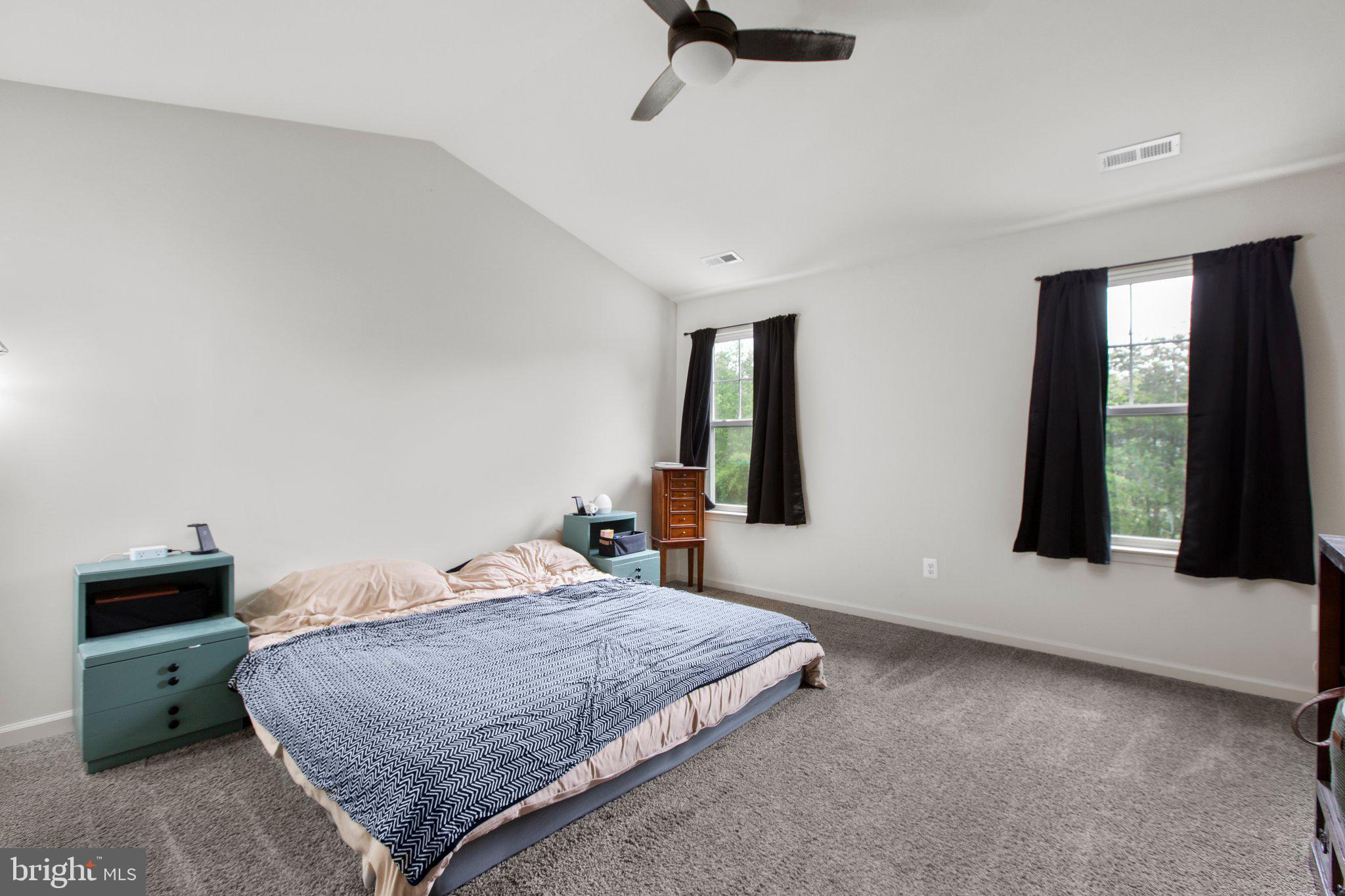 2422 Drake Ln