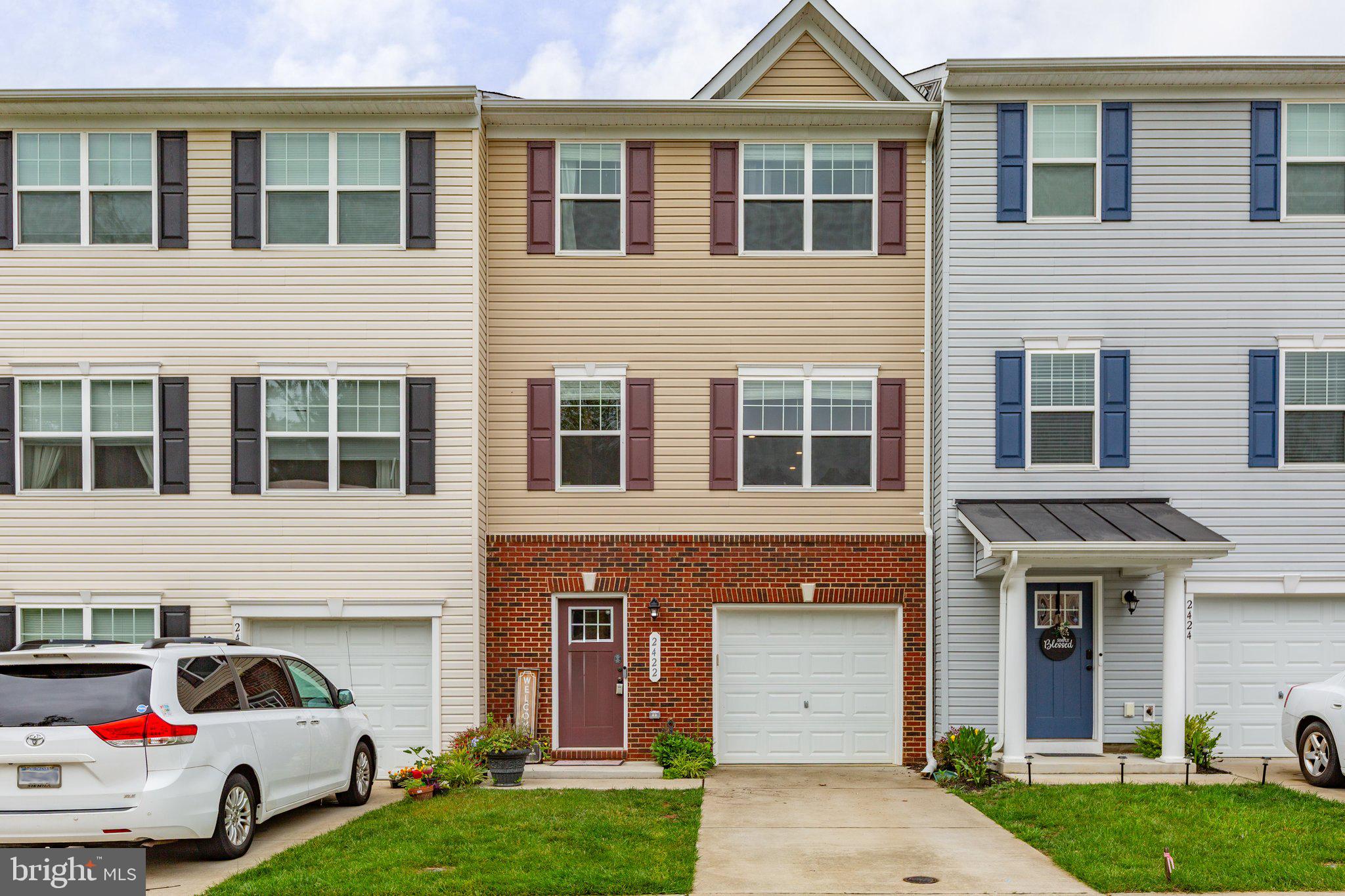 2422 Drake Ln