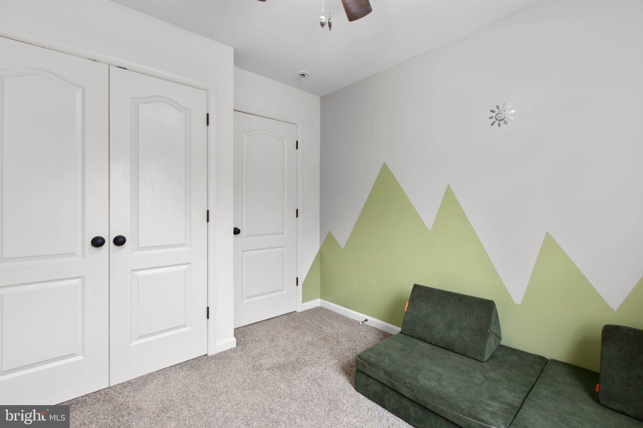 2422 Drake Ln