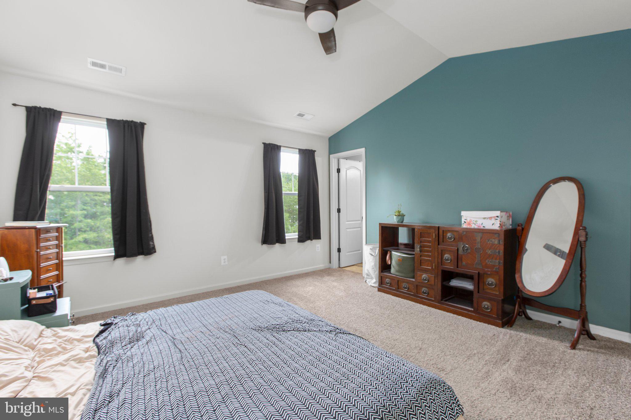 2422 Drake Ln