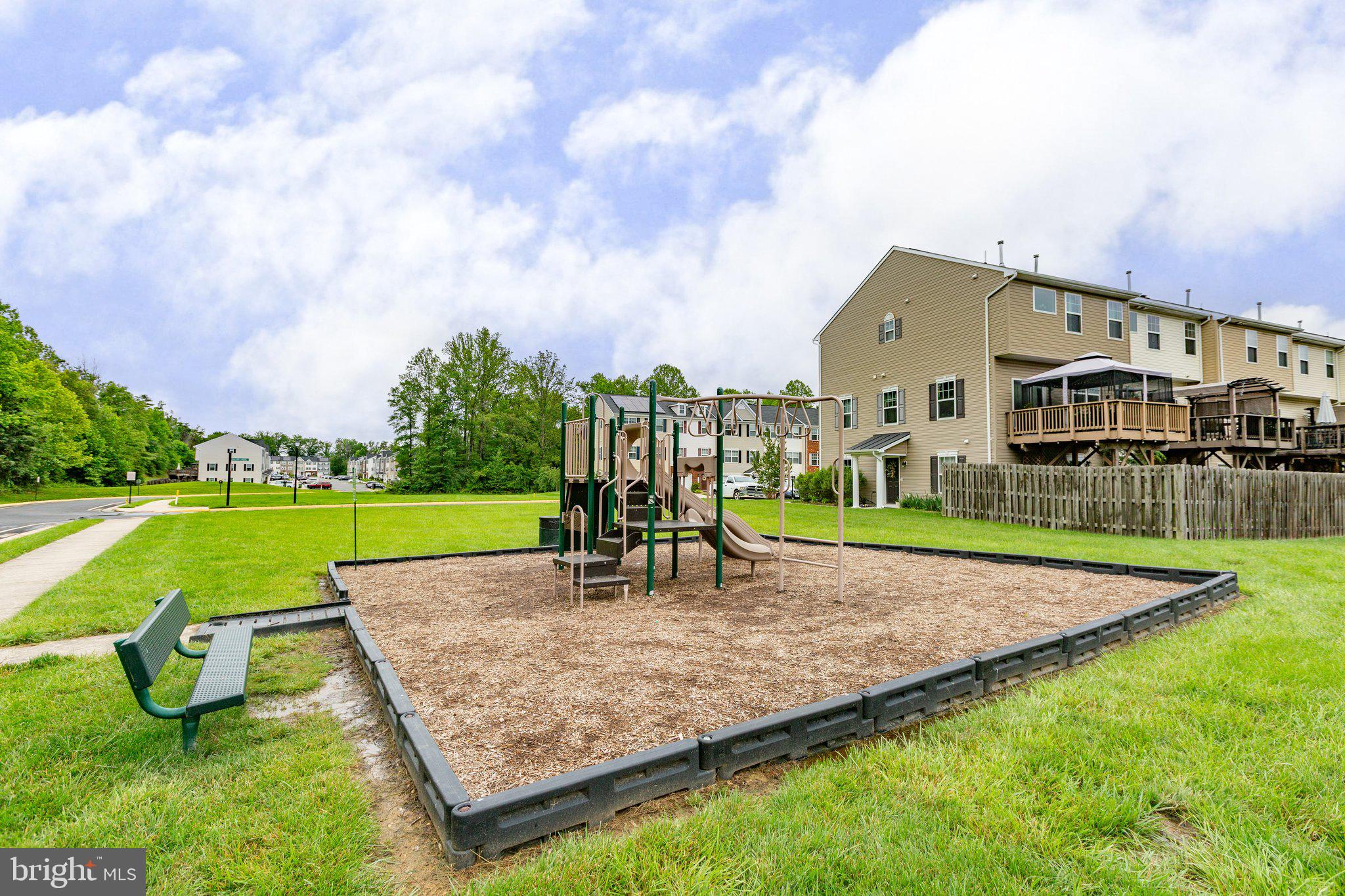 2422 Drake Ln