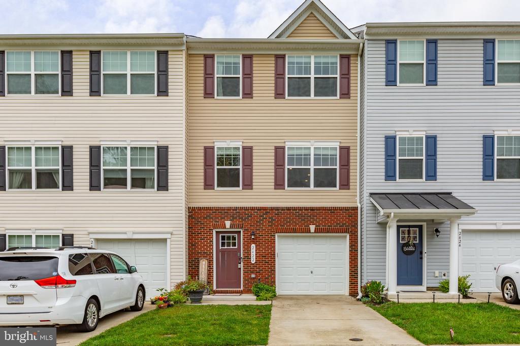2422 Drake Ln