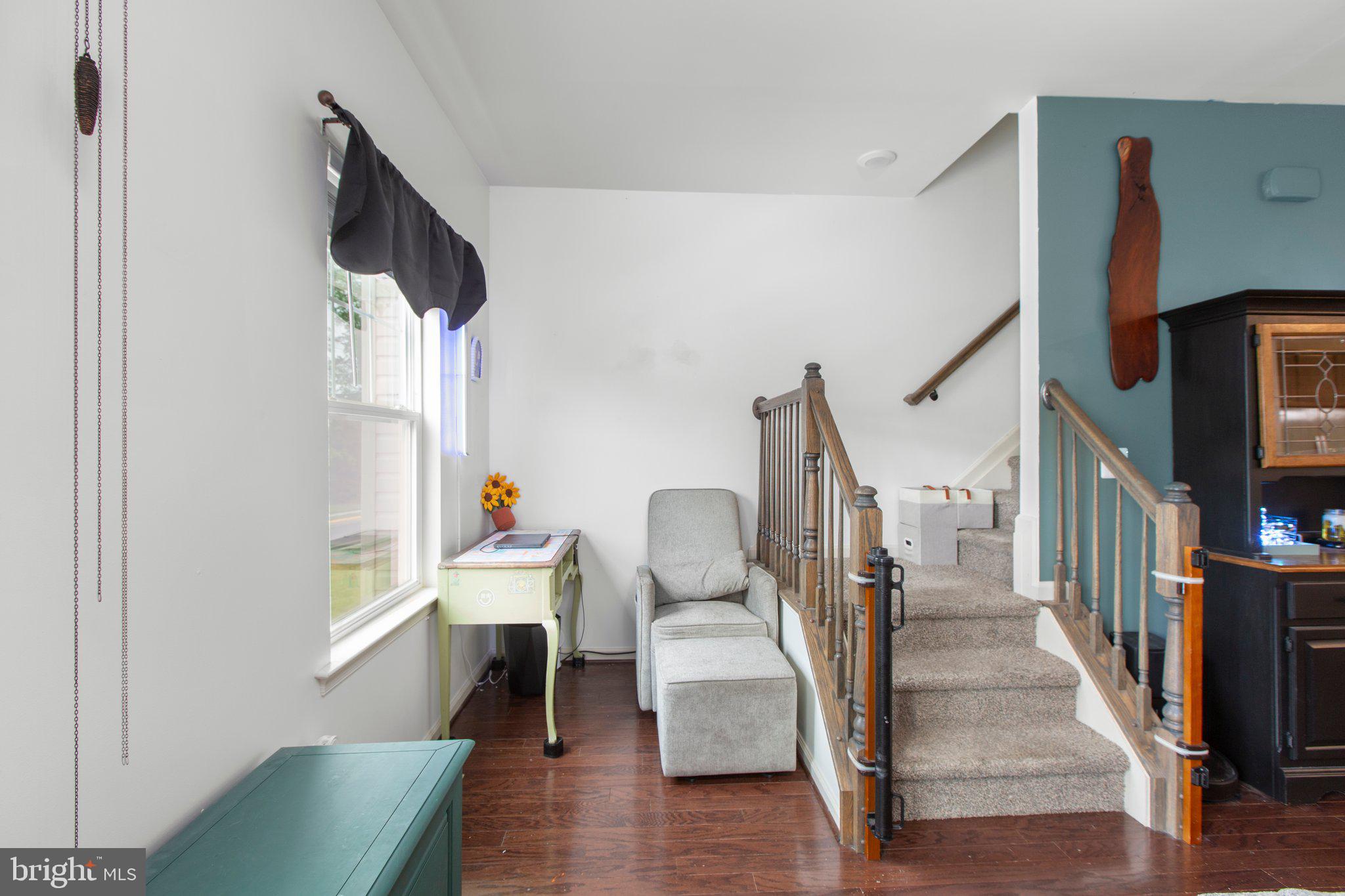 2422 Drake Ln