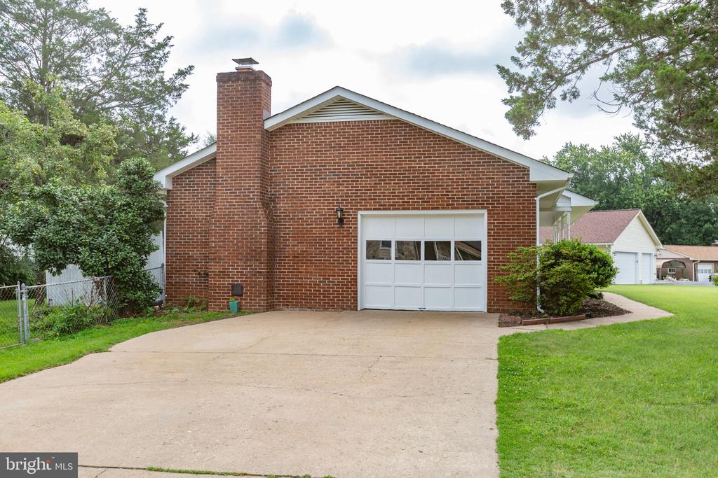 307 Butternut Dr