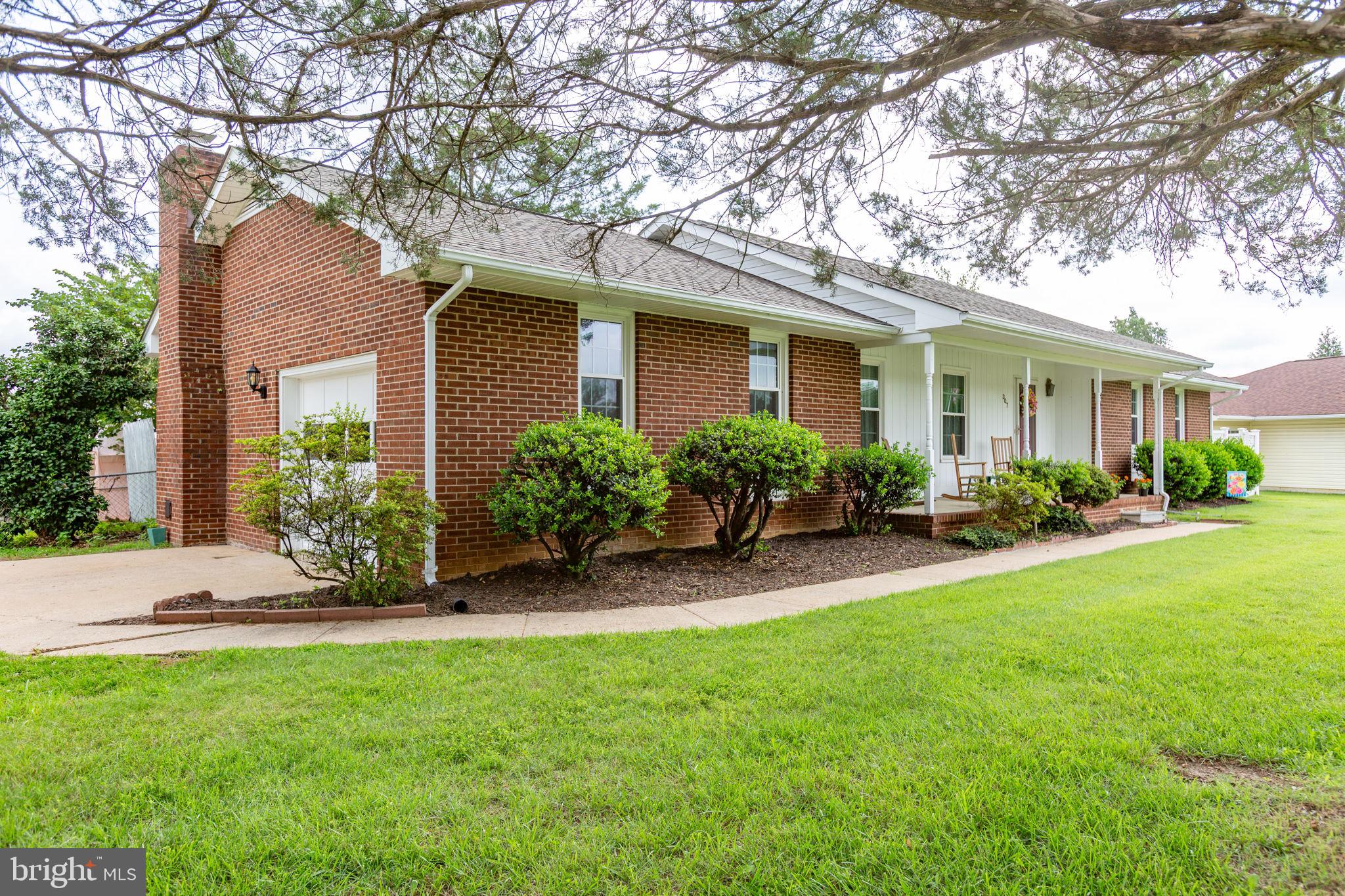 307 Butternut Dr