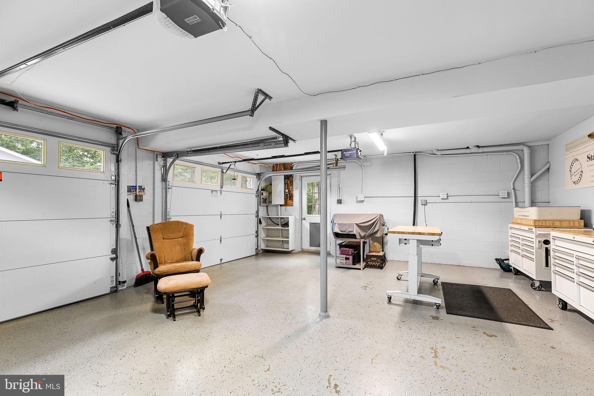 4 Palomino Ct