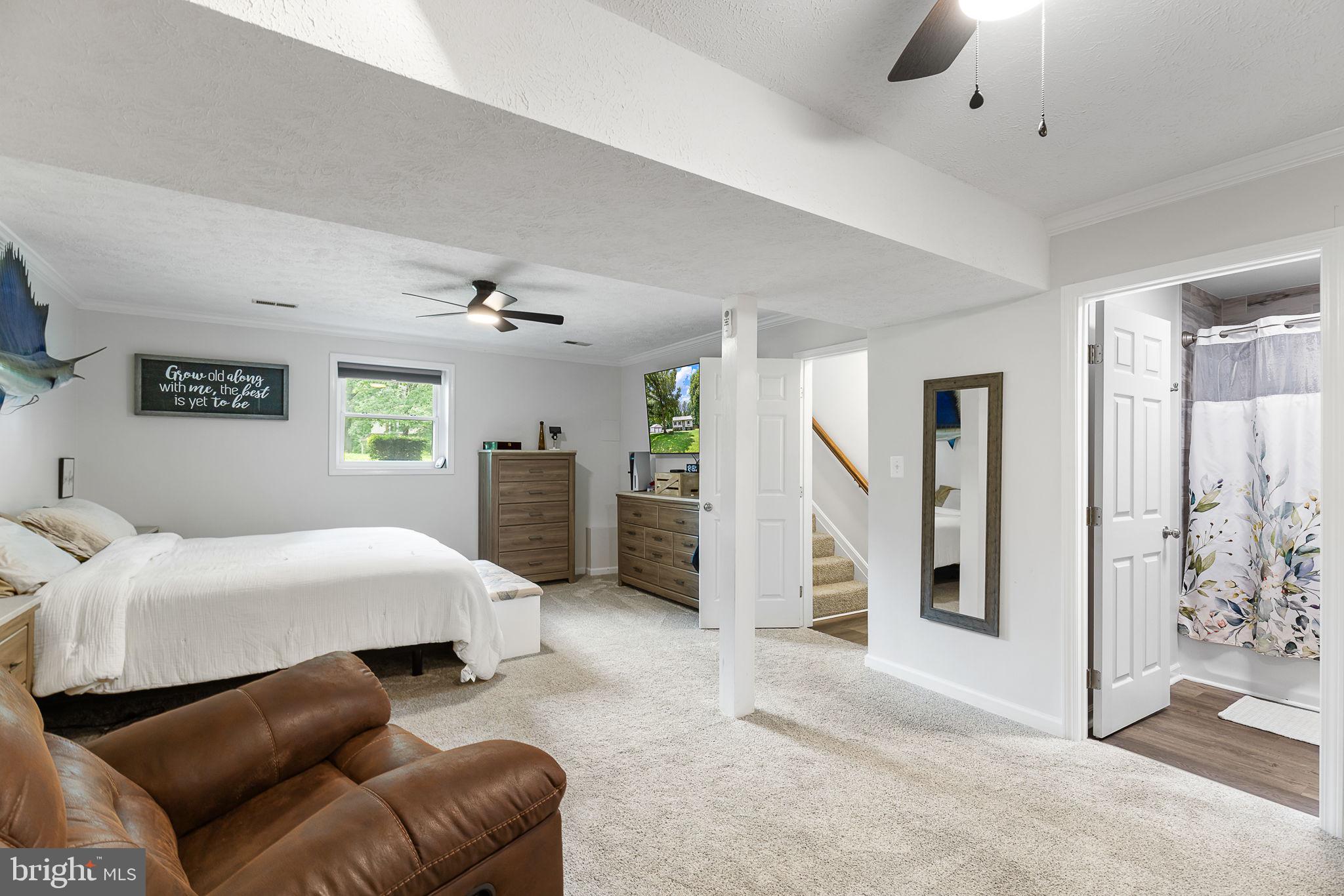 4 Palomino Ct