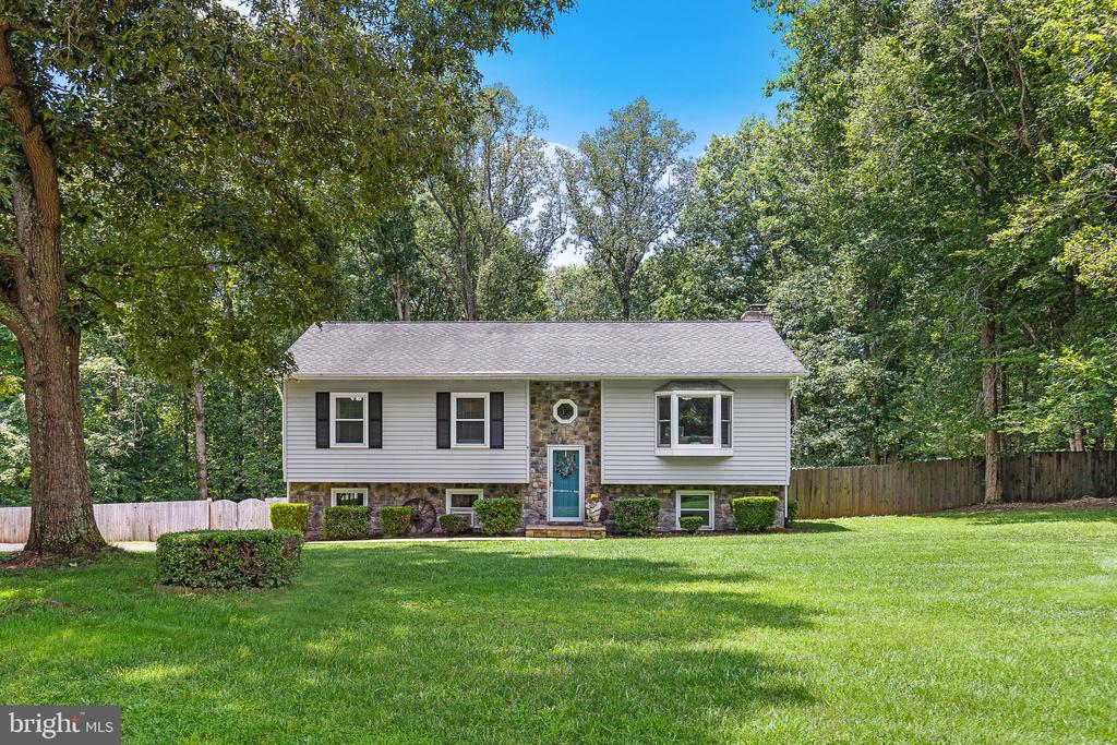 4 Palomino Ct