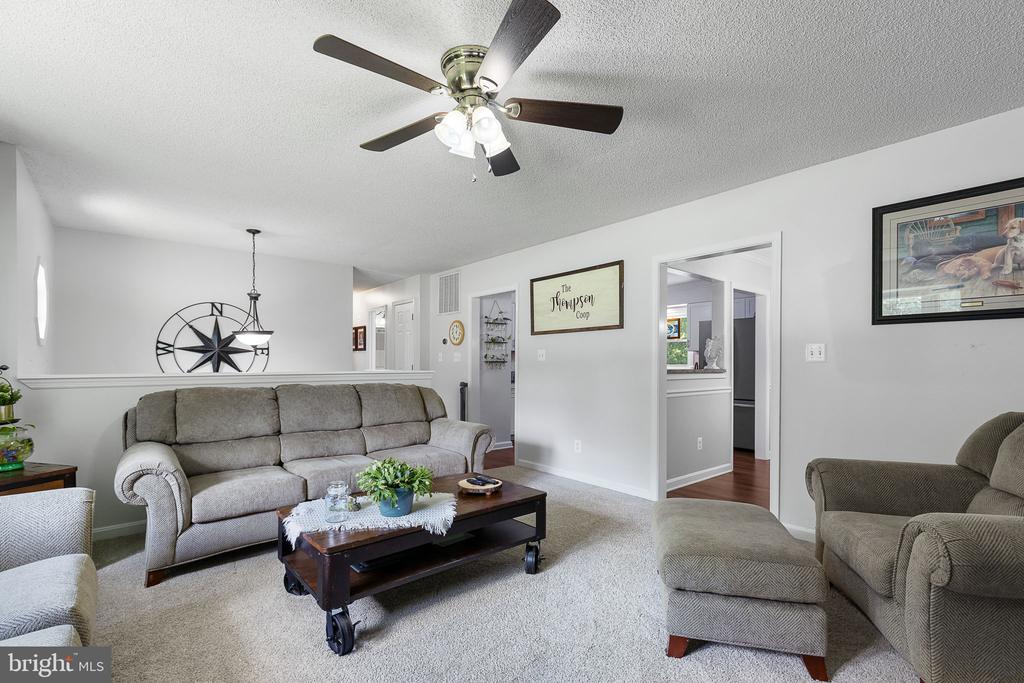 4 Palomino Ct