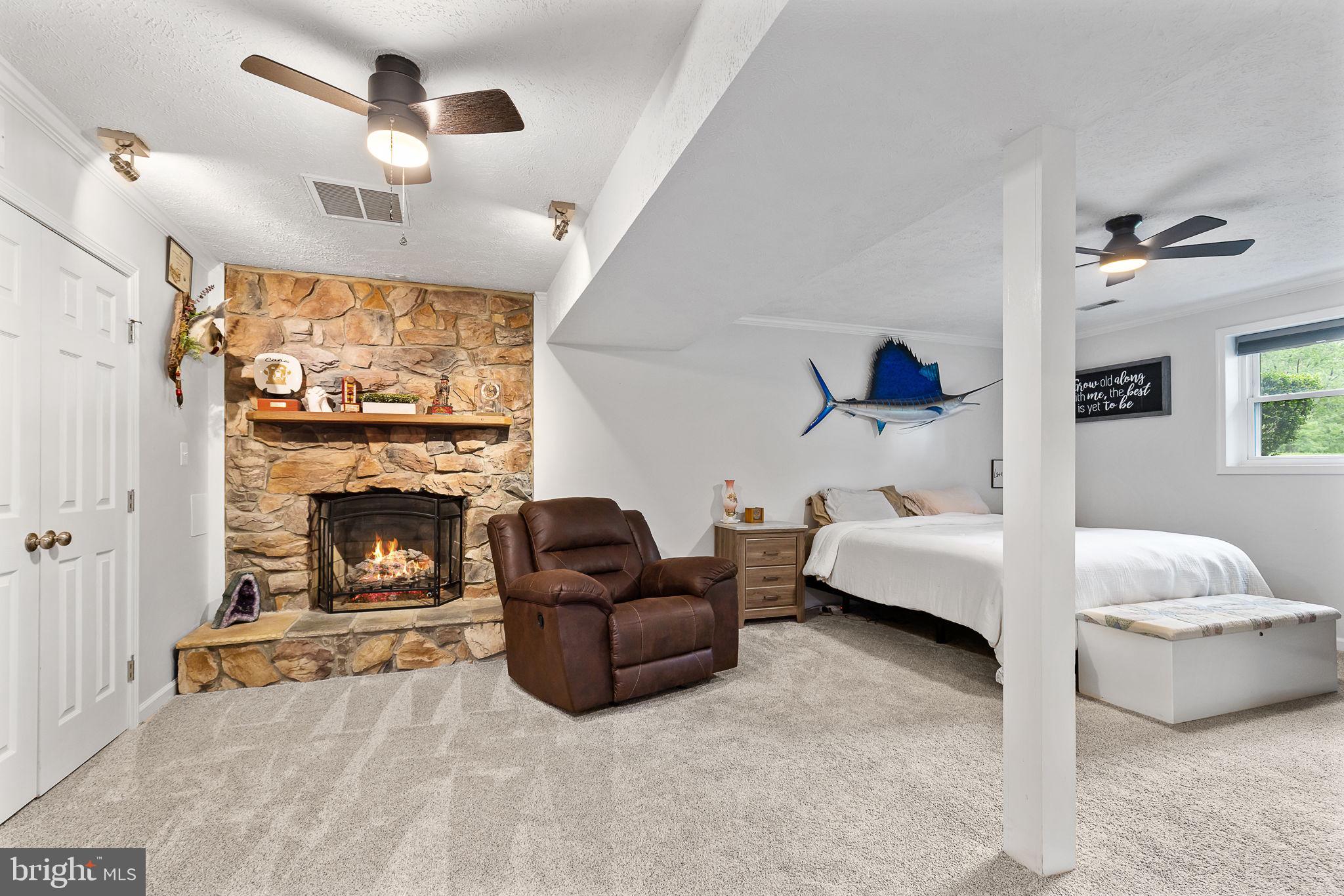 4 Palomino Ct