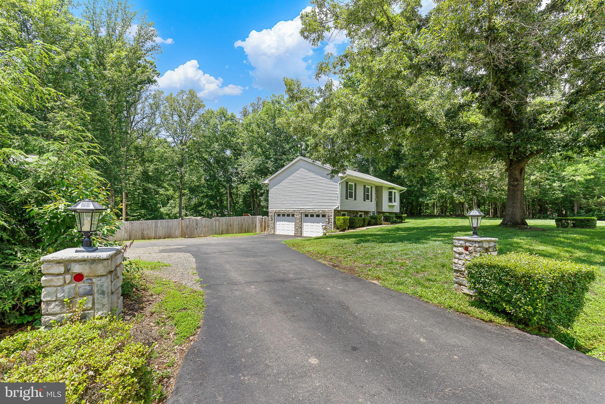 4 Palomino Ct