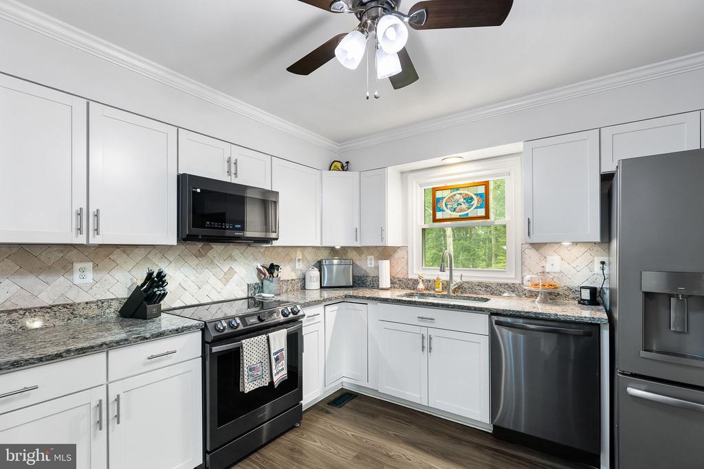 4 Palomino Ct