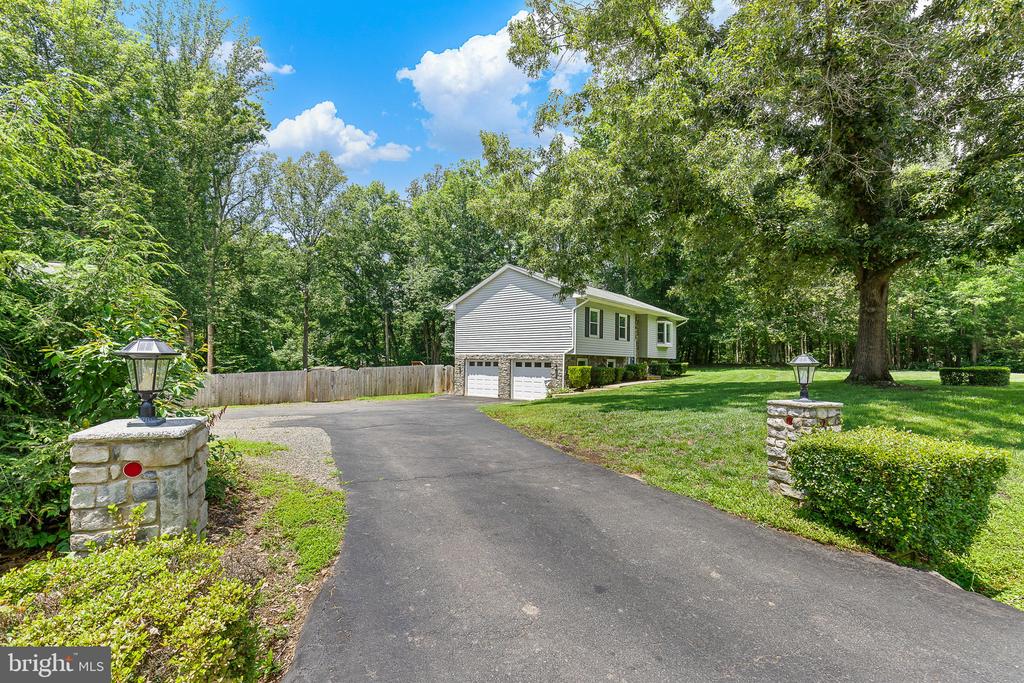 4 Palomino Ct