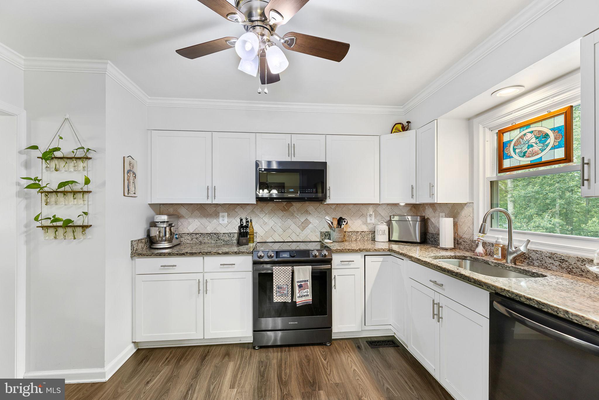 4 Palomino Ct