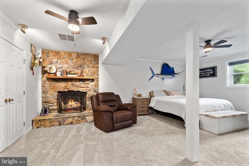 4 Palomino Ct