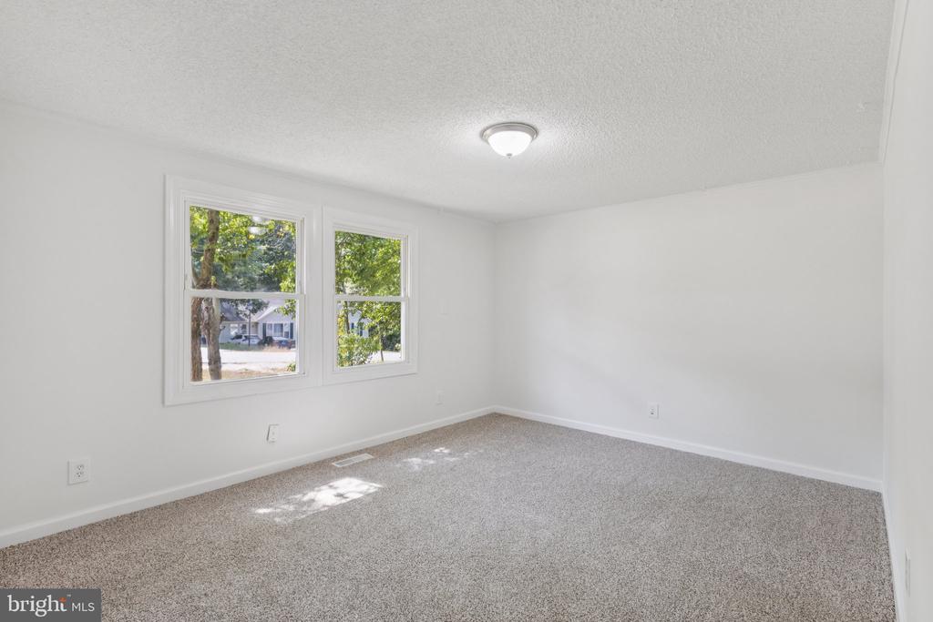 6035 Loriella Park Dr