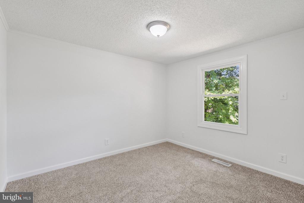6035 Loriella Park Dr