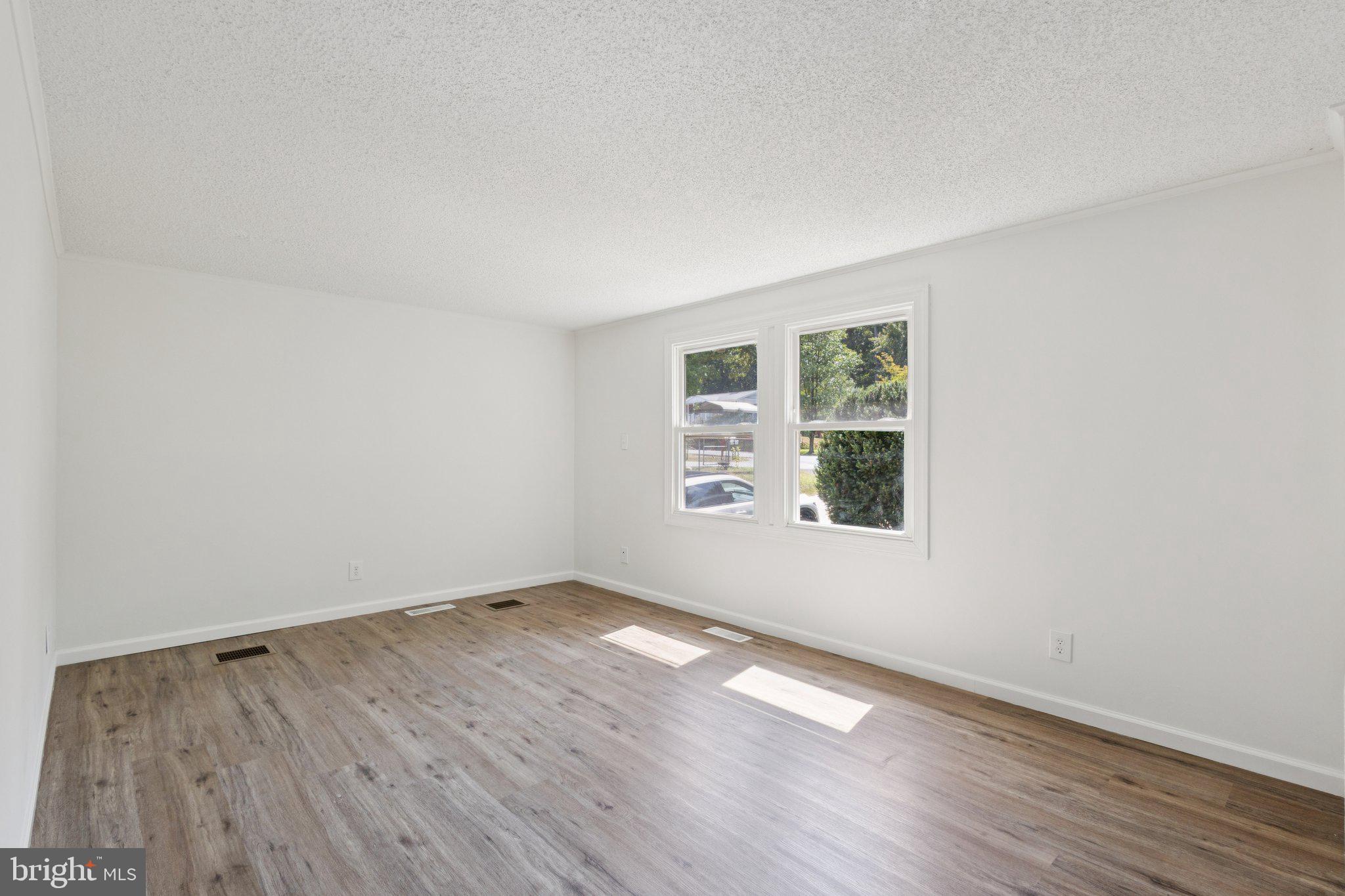 6035 Loriella Park Dr