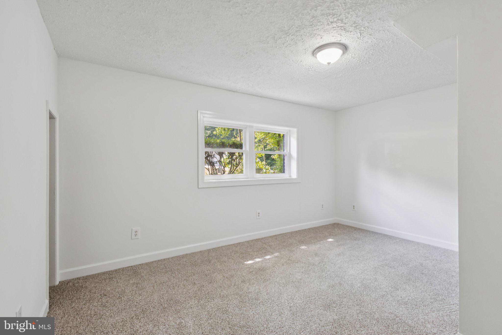 6035 Loriella Park Dr