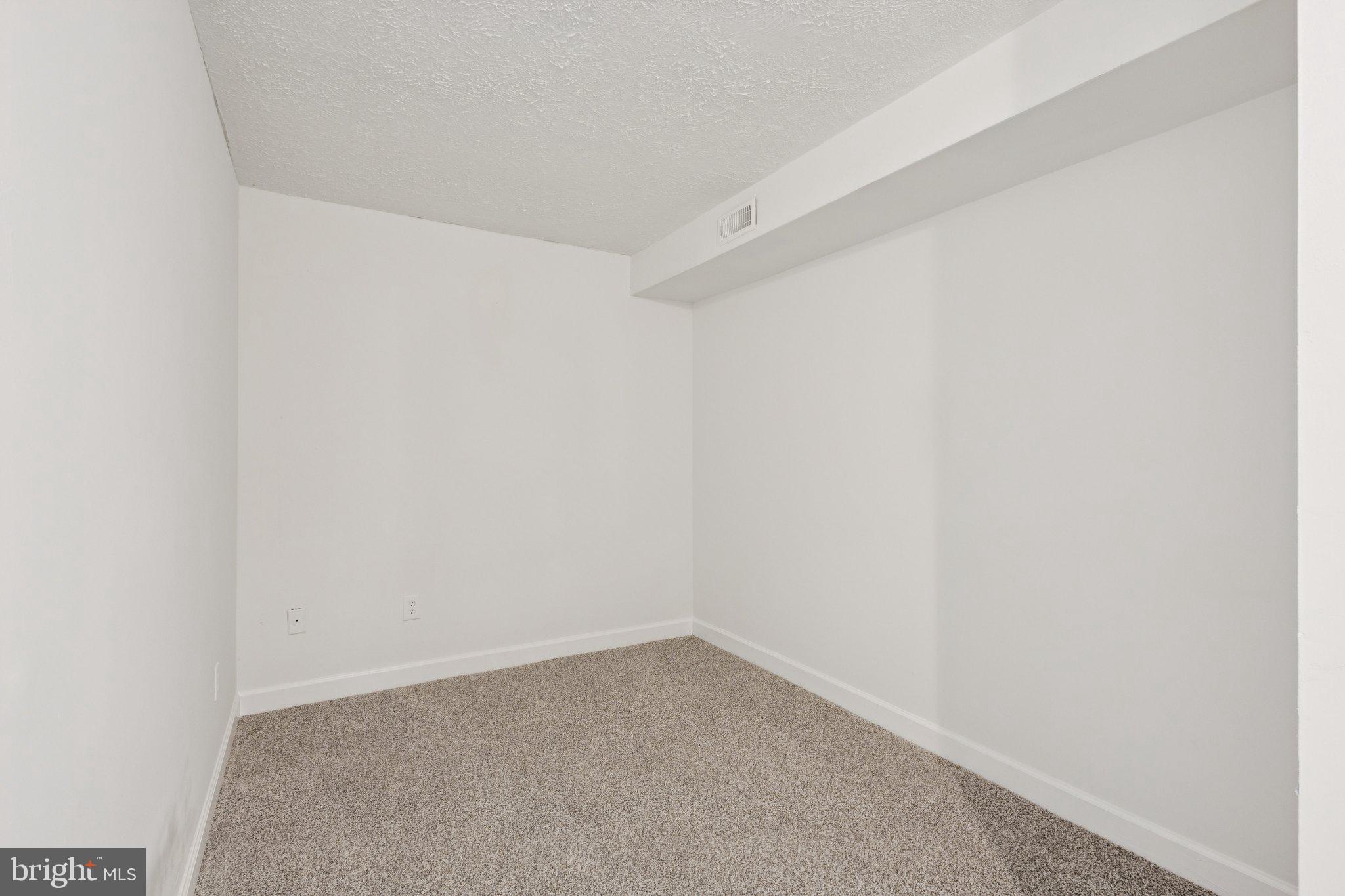 6035 Loriella Park Dr
