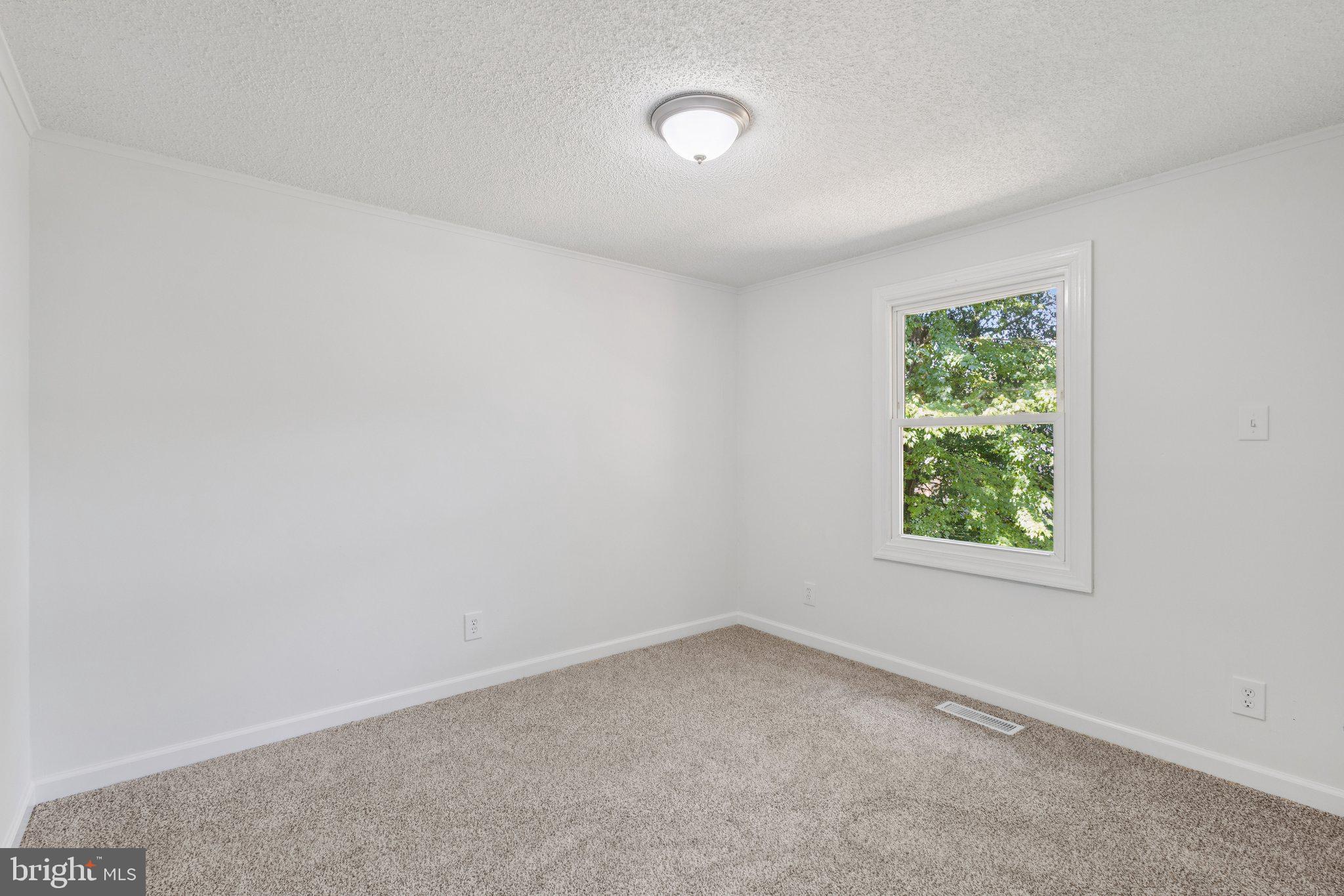 6035 Loriella Park Dr