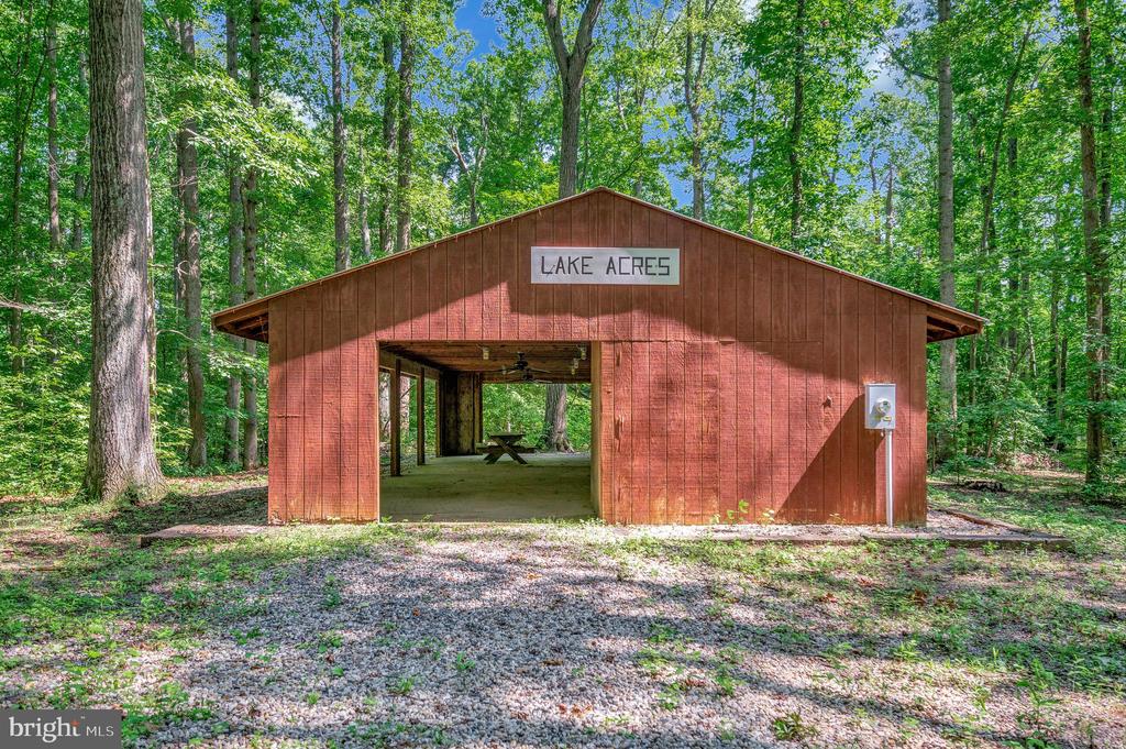 10415 Shaw Dr