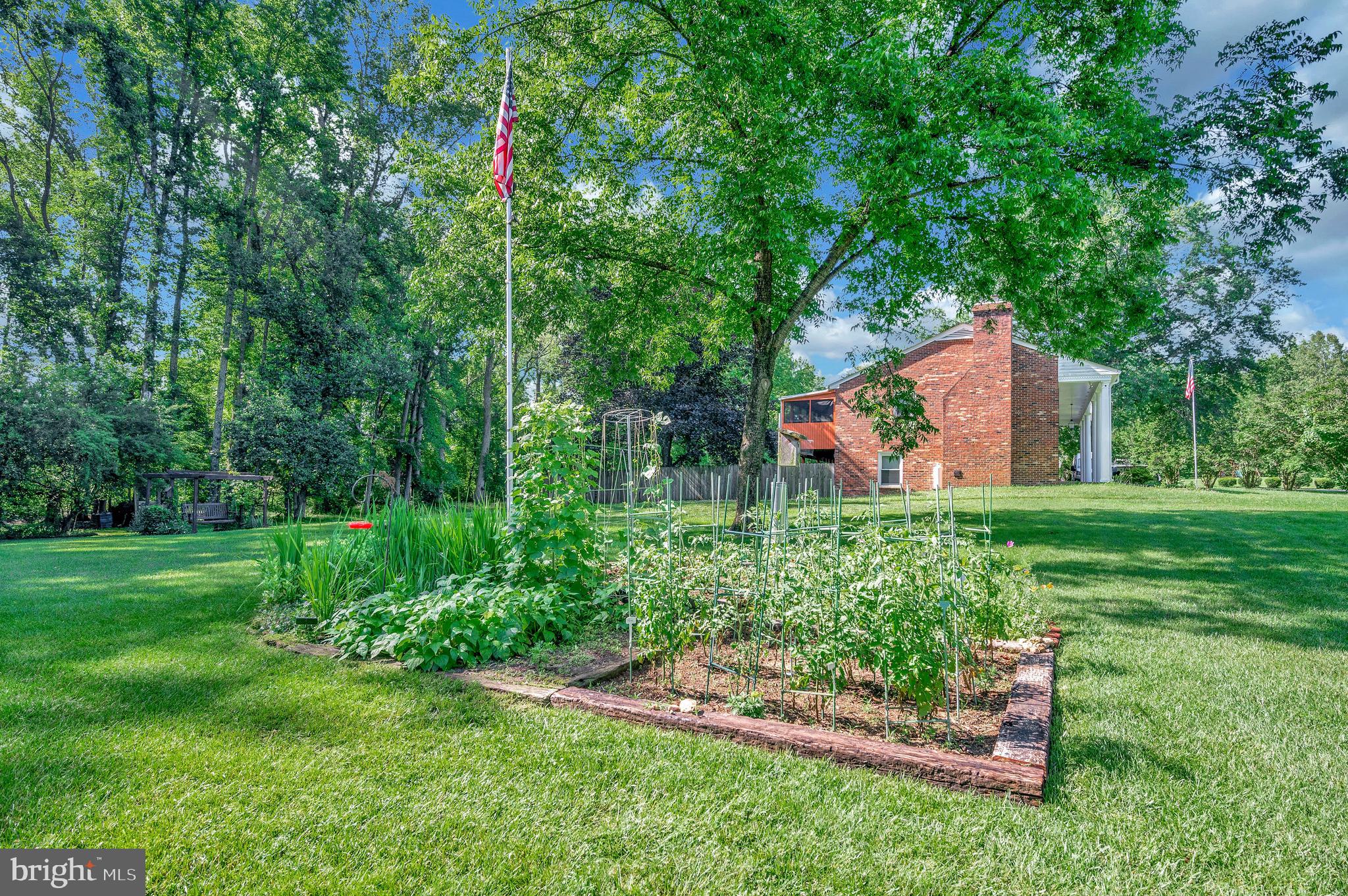 10415 Shaw Dr