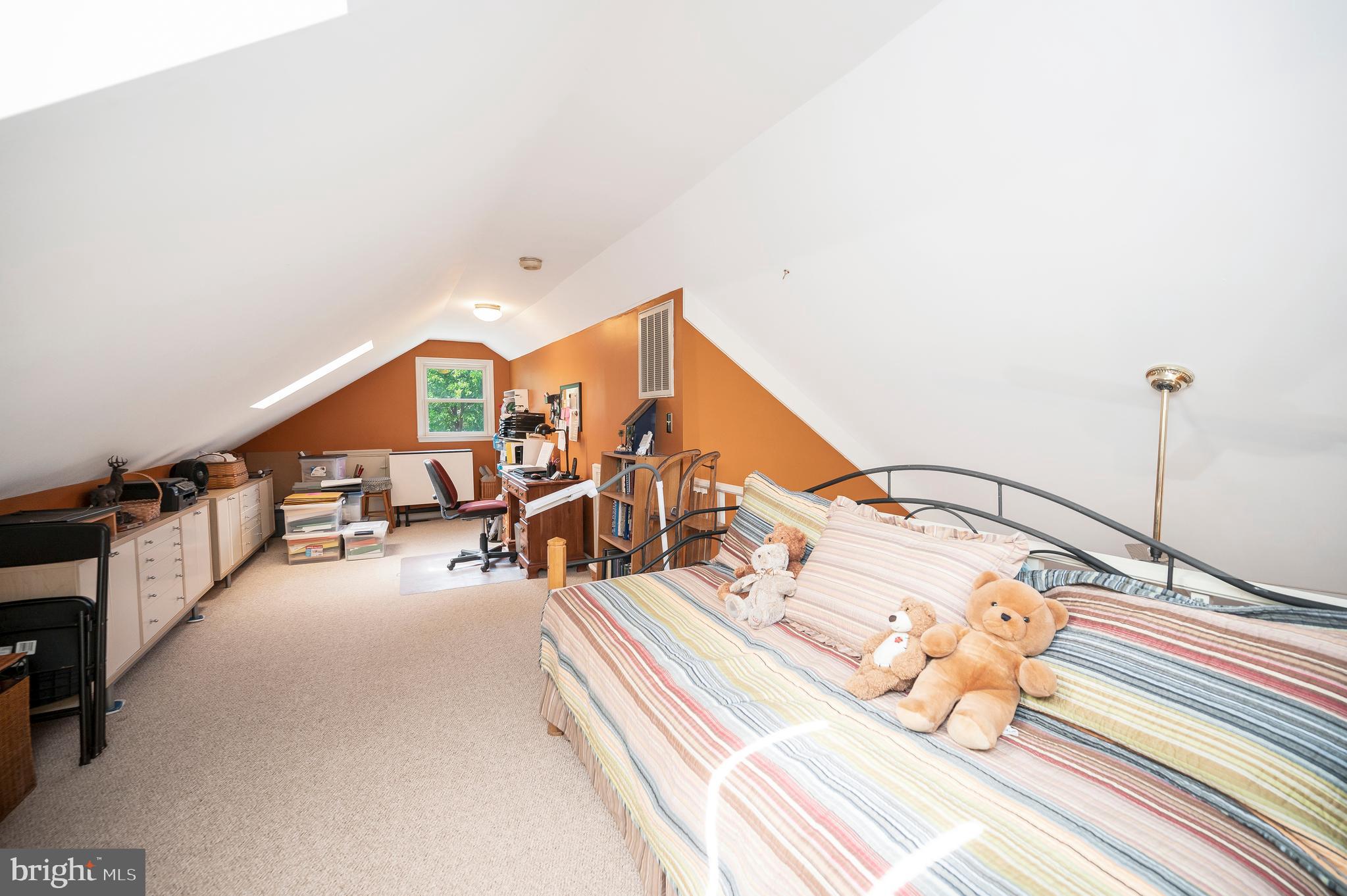 10415 Shaw Dr