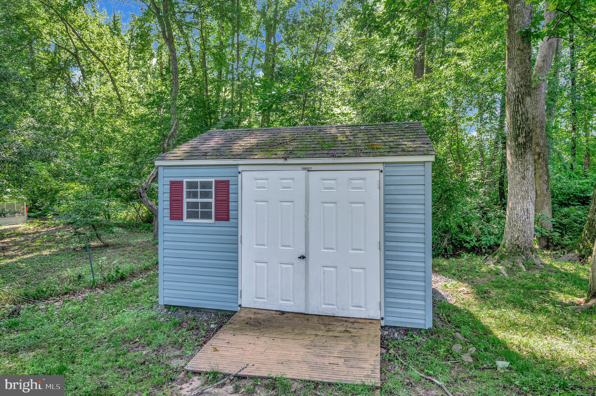 10415 Shaw Dr