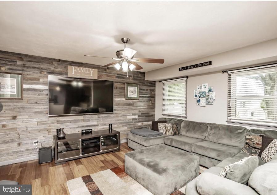12005 Andora Dr
