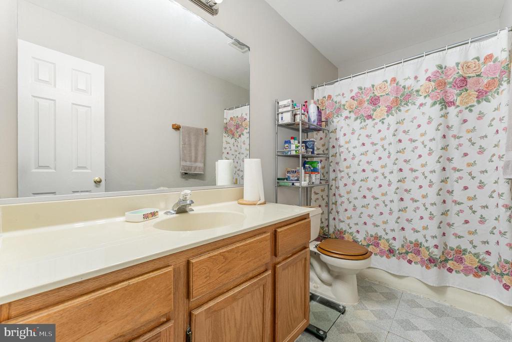 10708 White Pine Ln