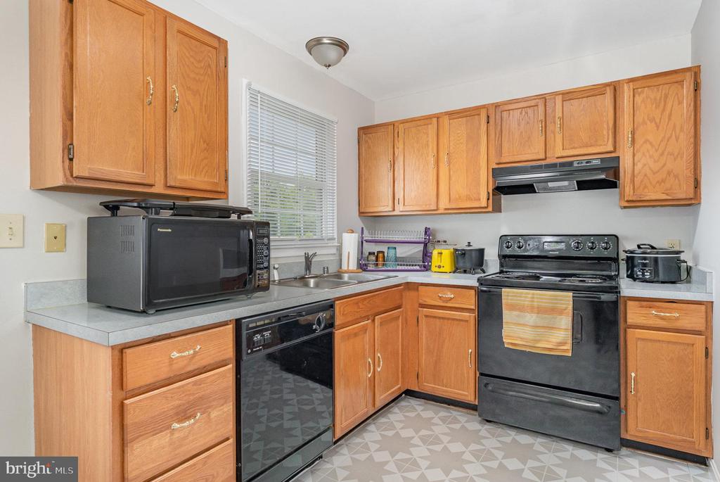 10708 White Pine Ln